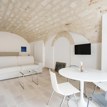 Apartmán Palazzo Della Torre 001 - Historical Modern