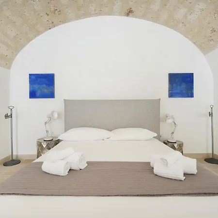 Palazzo Della Torre 001 - Historical Modern
